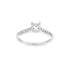 Pre Owned Platinum Diamond Solitaire Ring ZV927